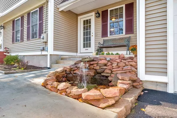 East Longmeadow, MA 01028,43 Breezy Knoll Rd