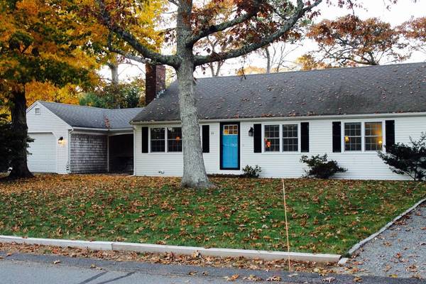 111 Eileen St, Yarmouth, MA 02675