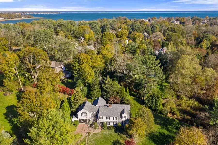 221 Standish St, Duxbury, MA 02332