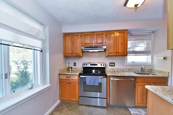 Saugus, MA 01906,1706 Lewis O Gray Dr #1706