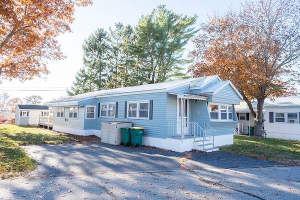 77 Arrowhead Dr, Plymouth, MA 02360