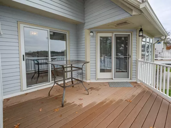 Webster, MA 01570,103 Beacon Park #103