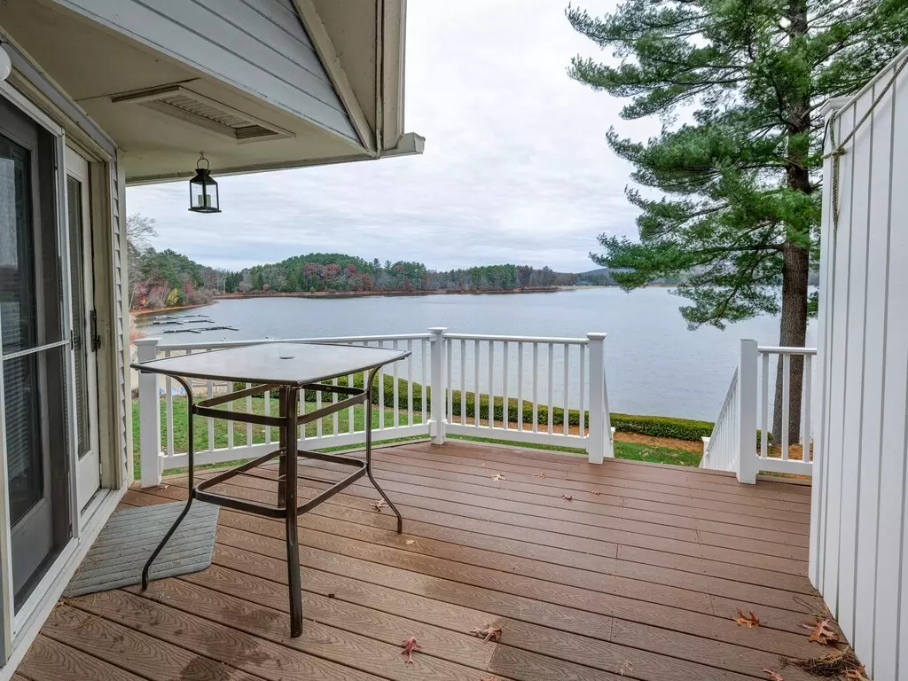 Webster, MA 01570,103 Beacon Park #103
