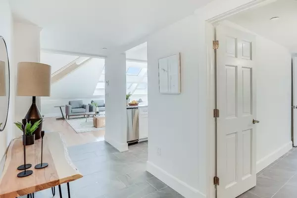 Reading, MA 01867,52 Sanborn St #401