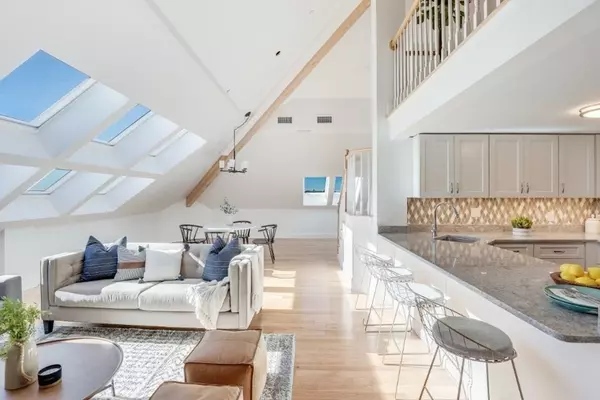 52 Sanborn St #401, Reading, MA 01867