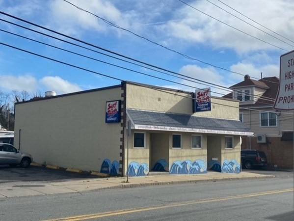 Acushnet, MA 02743,164-166 S Main St