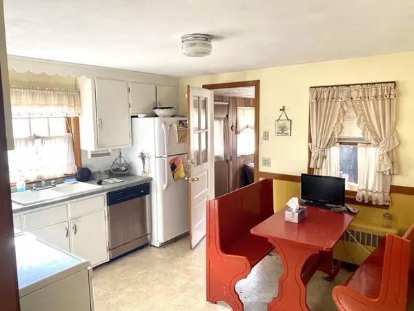 Springfield, MA 01107,87 Weaver Rd