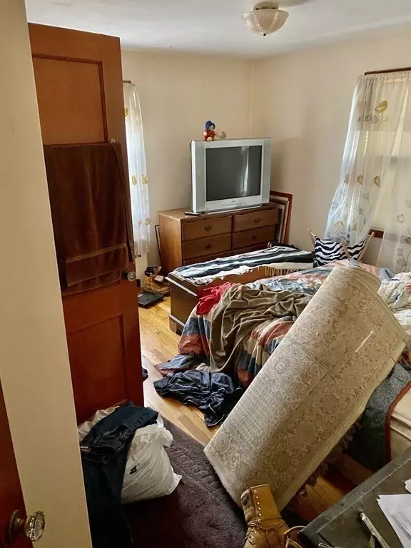 Springfield, MA 01107,87 Weaver Rd