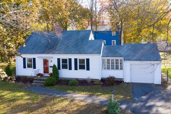 25 Mayflower Rd, Springfield, MA 01118