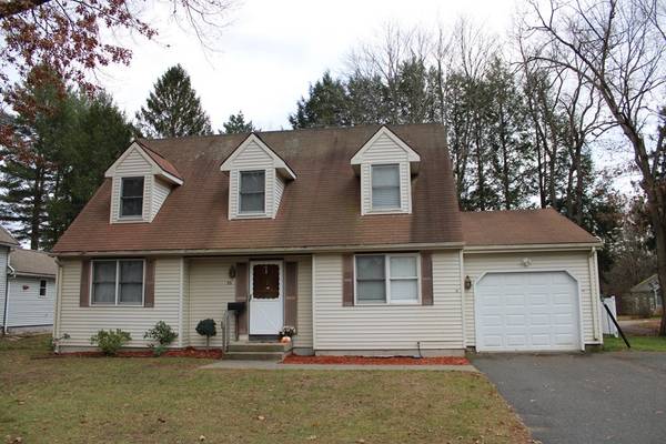 35 Thayer St, Deerfield, MA 01373