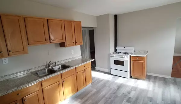 Springfield, MA 01107,524-526 Plainfield St