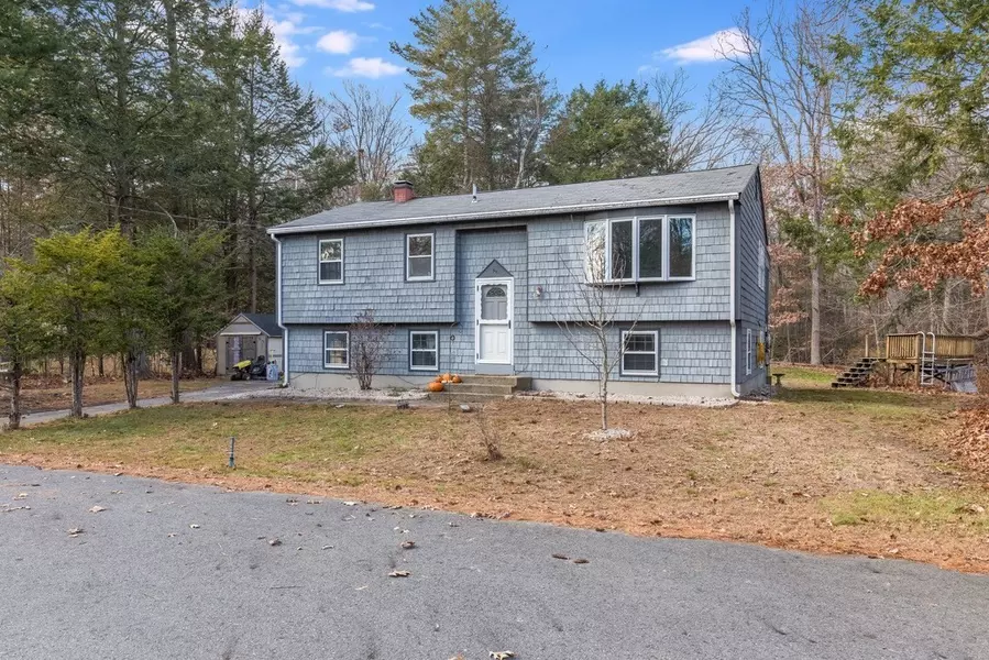 12 Bayberry Ln, Salisbury, MA 01952