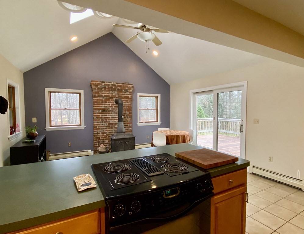 Greenfield, MA 01301,30 River Street