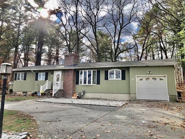 40 Middlesex Rd, Tyngsborough, MA 01879