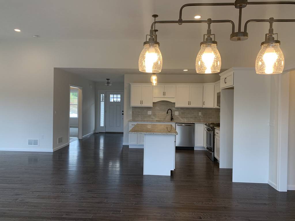 Lakeville, MA 02347,25 Country Club Ln. #25