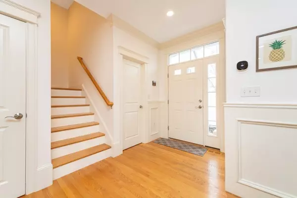 Watertown, MA 02472,13 Pearl Street #13