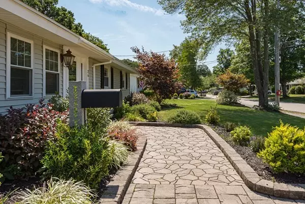 Holbrook, MA 02343,26 James Street