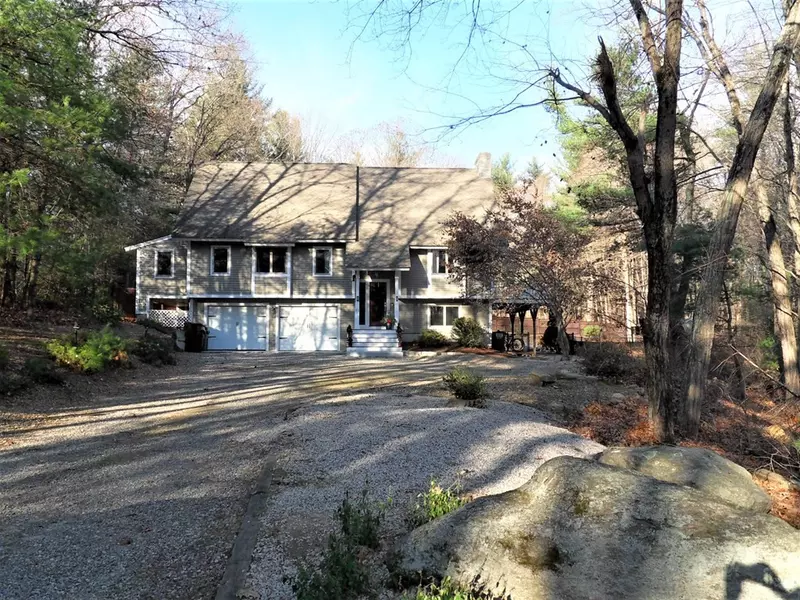 51 Pierce Rd, Sutton, MA 01590