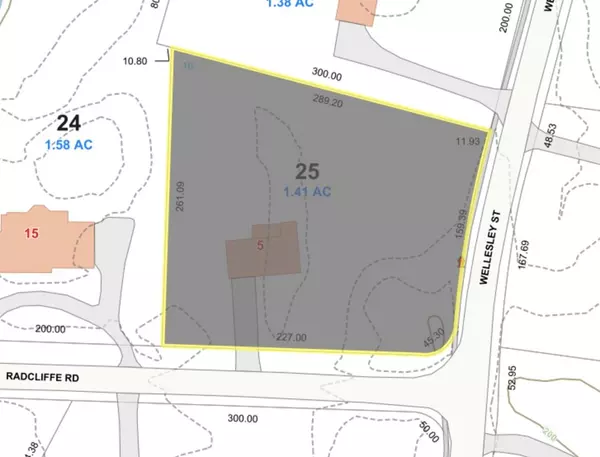 Weston, MA 02493,5 Radcliffe Road