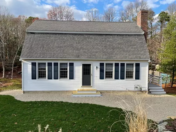 388 Lake Shore Dr,  Sandwich,  MA 02563