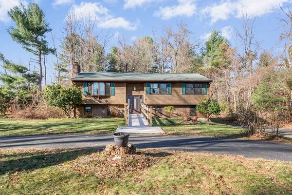 95 Chickering Rd, Spencer, MA 01562