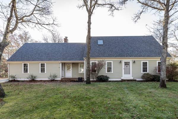 76 Dry Hollow Ln, Mashpee, MA 02649