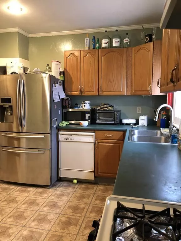 New Bedford, MA 02745,42-44 Brewster St