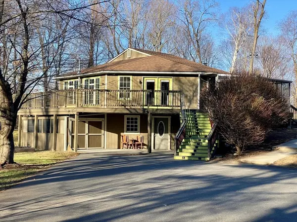 29 Greenfield Road, Montague, MA 01351