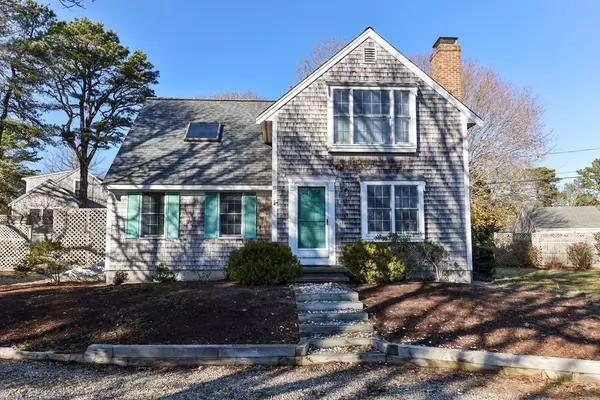 35 Pine Tree Rd, Chatham, MA 02633