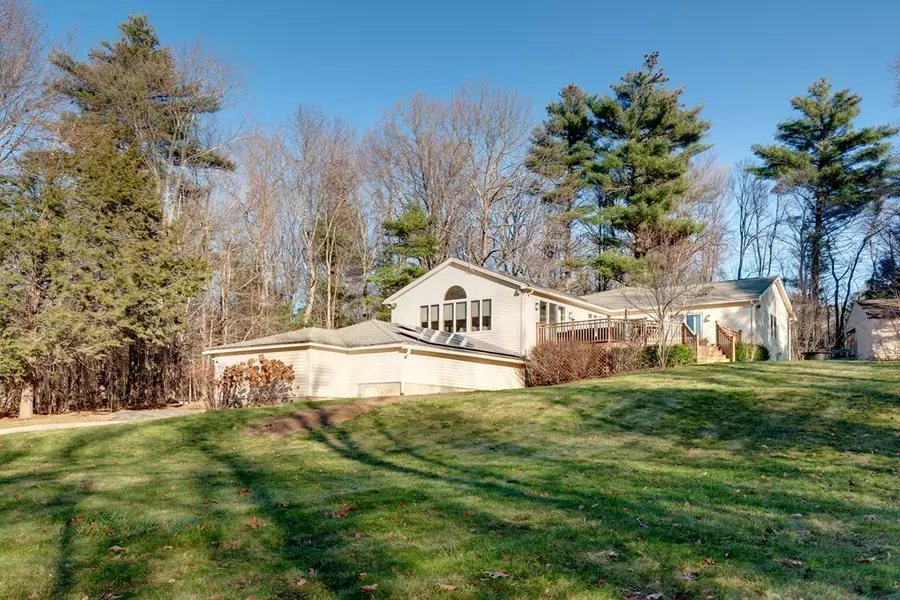 116 Clark Road, Sturbridge, MA 01518