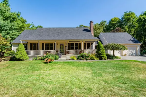 17 Leonard St, Lakeville, MA 02347