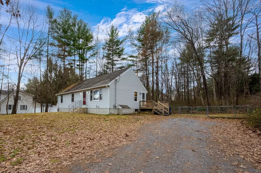 14 Jewett Rd, Sterling, MA 01564