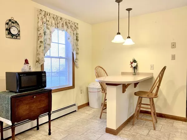 Oakham, MA 01068,203 Farm Pond Road