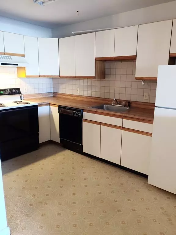 West Springfield, MA 01089,95 Park Ave #10