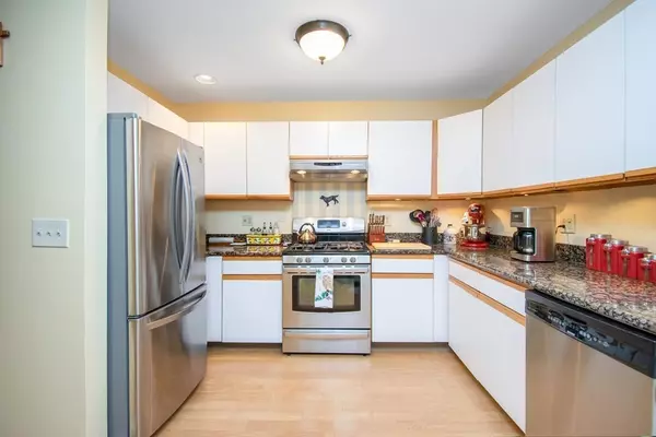 Agawam, MA 01001,21 Ash Lane #21