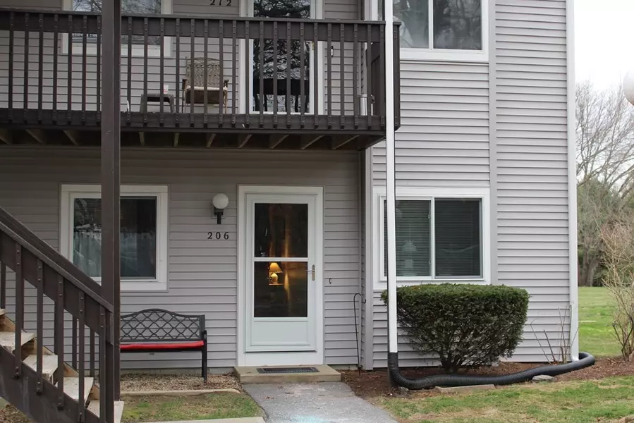 206 Park Place #206, Raynham, MA 02767