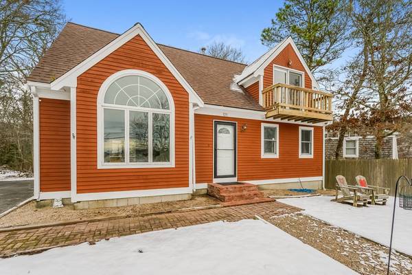 121 Pinecrest Beach Dr., Falmouth, MA 02536