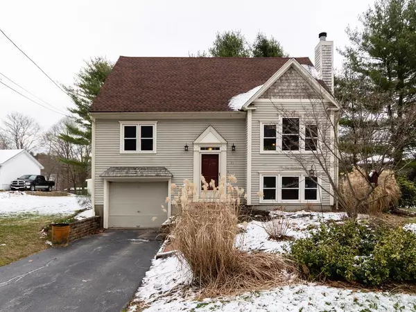 21 Grove St, Mansfield, MA 02048