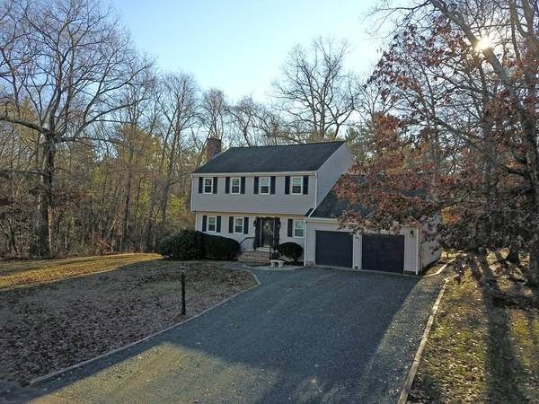 5 Samos Circle, Middleton, MA 01949