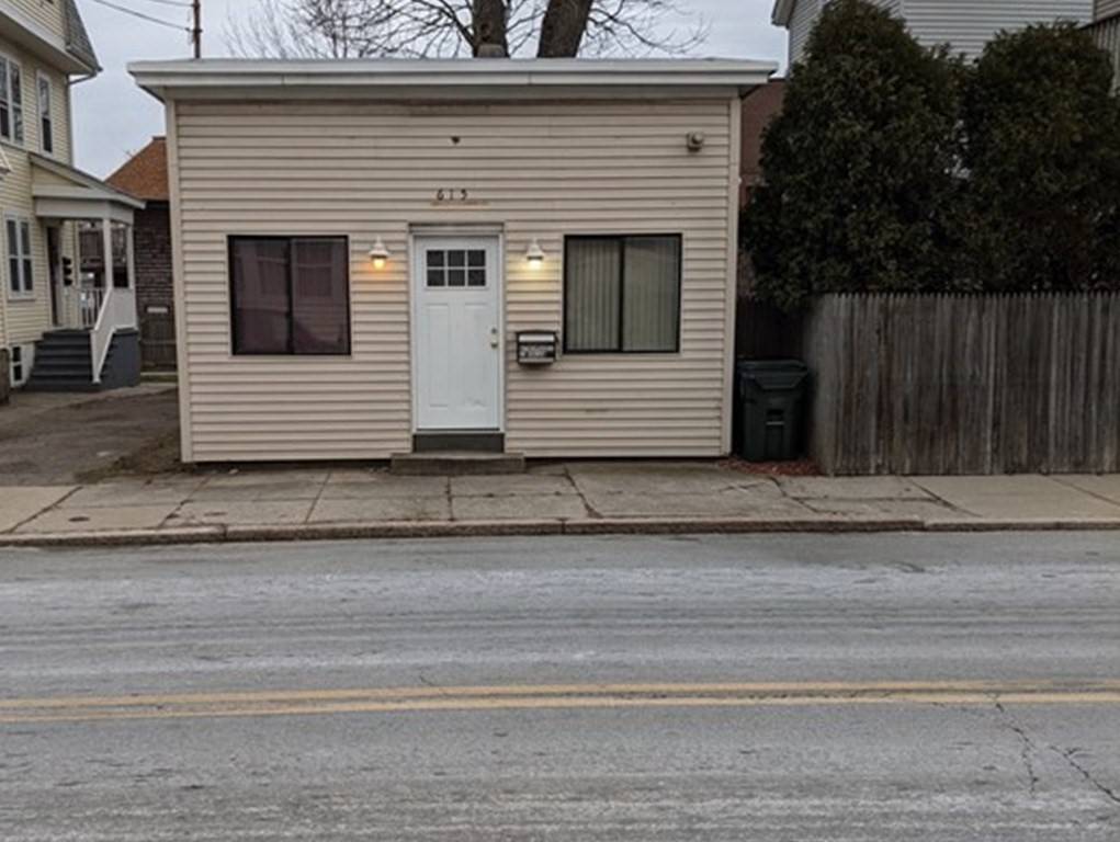 615 Robeson St, Fall River, MA 02720