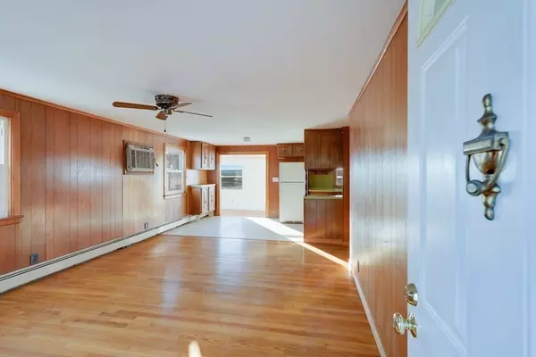 Sandwich, MA 02563,136 Knott Avenue