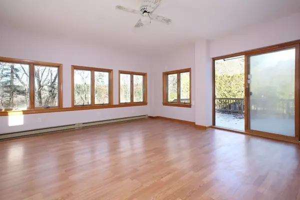 Foxboro, MA 02035,29 Cedar