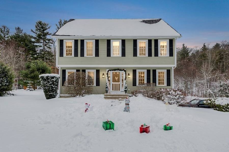 52 Shore Rd, North Brookfield, MA 01535