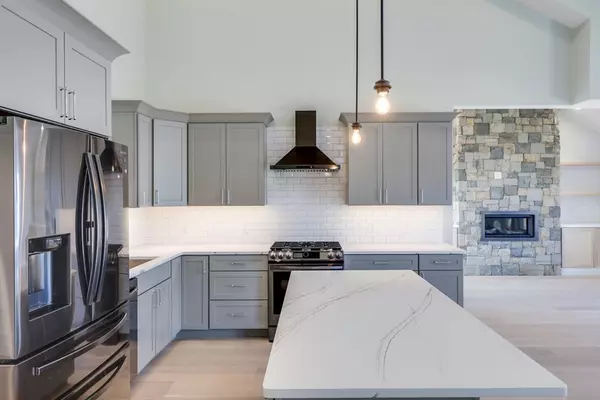 Eastham, MA 02642,4 Bank Street #4