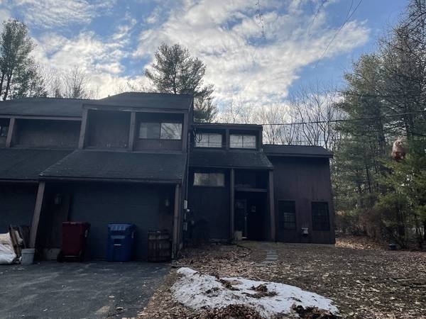 12 Fay Memorial Dr #12, Tyngsborough, MA 01879