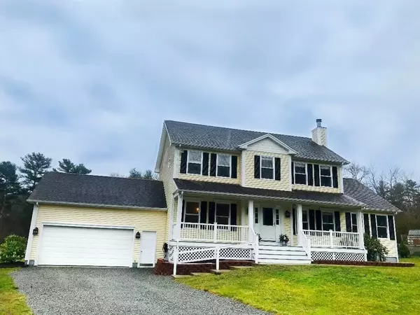 11 Red Oak Lane, Dartmouth, MA 02747