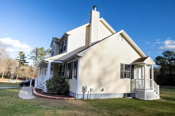 Dartmouth, MA 02747,11 Red Oak Lane