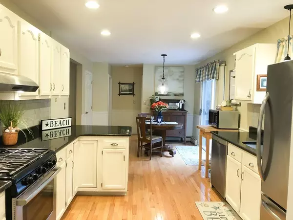 Bourne, MA 02532,16 Weldons Rd