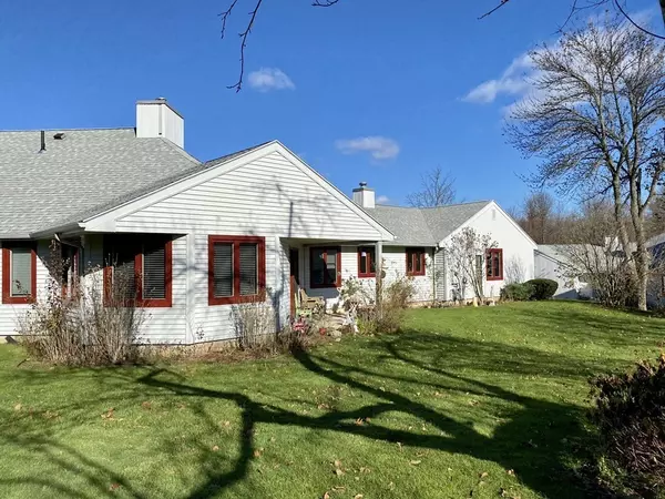 Amherst, MA 01002,5 Burgundy Ln #5