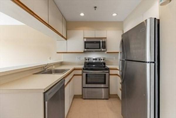 Quincy, MA 02171,133 Commander Shea Blvd #820